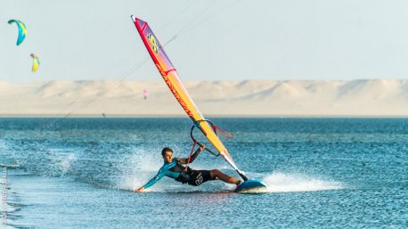 Des sessions de windsurf de rêve à Dakhla au Maroc