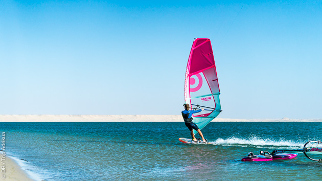 La lagune de Dakhla vous offre des sessions de windsurf mémorables