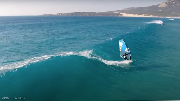 des sessions de windsurf inoubliables sur les spots de Tarifa en Espagne