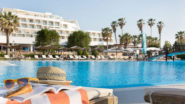 Votre hébergement en hôtel 4 étoiles à Rhodes pour un séjour windsurf de rêve