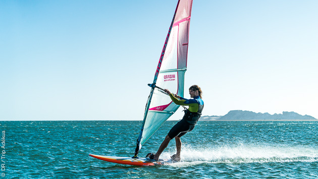 Profitez de sessions de windsurf inoubliables sur la lagune de Dakhla